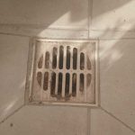 היכן ממוקם פתח הניקוז אצלכם במרפסת או בגג?